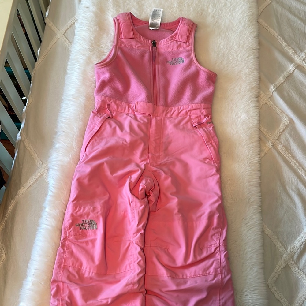North face snow/ski suit size 3T in good condition